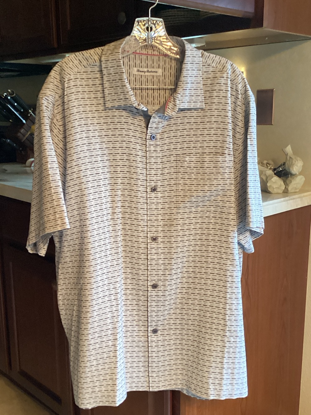 Tommy Bahama Short-Sleeve Button-Down Shirt in Light Gray Stripe